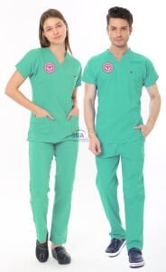 MİNT YEŞİLİ AİLE SAĞLIĞI ÇALIŞAN FORMASI LİKRALI SCRUBS TAKIM (BERMUDA)