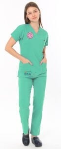 MİNT YEŞİLİ AİLE SAĞLIĞI ÇALIŞAN FORMASI LİKRALI SCRUBS TAKIM (BERMUDA)